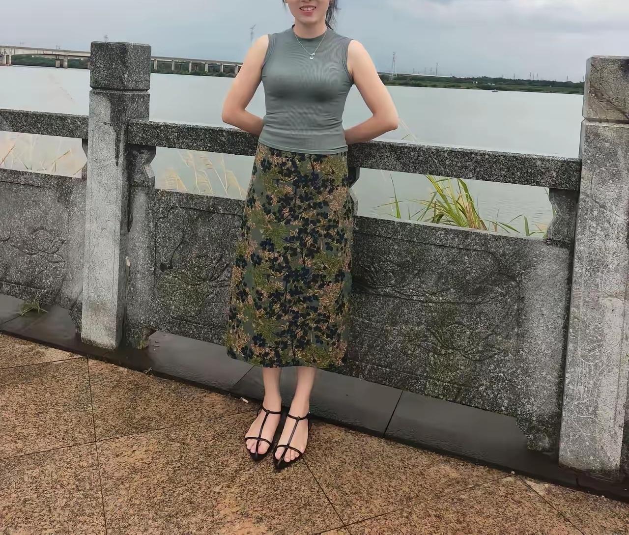 这种鞋能出去旅游吗？是不是走路很难受，我看着都害怕脚痛。