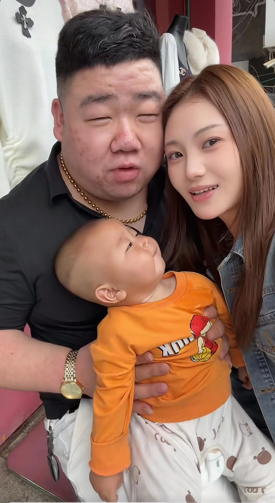 “这么漂亮的女生，怎么会看上他？”这话是不是戳中了不少男生的疑惑？其实你纠