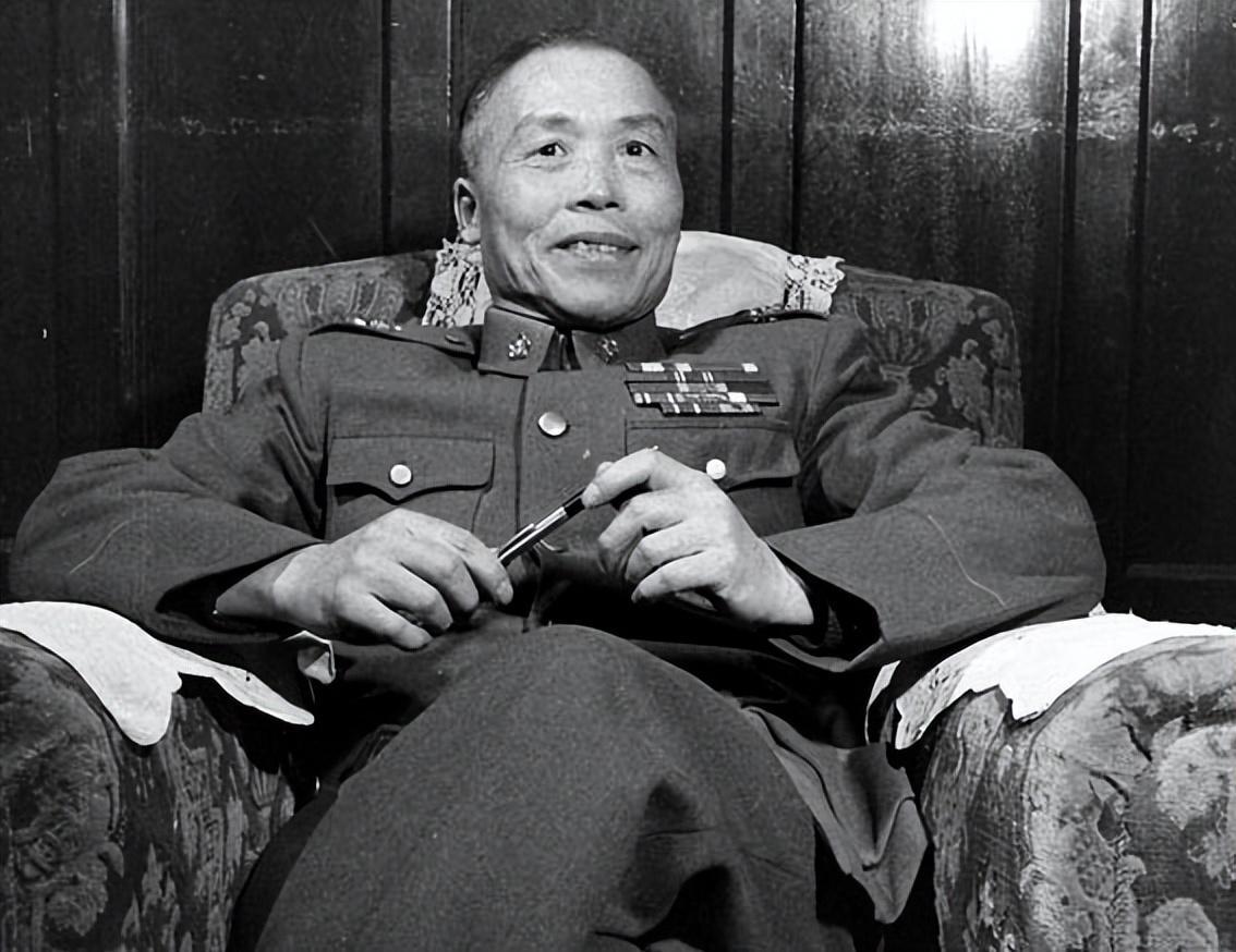 1949年，李宗仁上台后，开始与共产党谈判，企图维持“划江而治”的局面。19