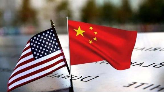 美国在赌，中国也在赌，美国赌中国不敢武力统一台湾，不敢对日本动手；中国赌美国不会