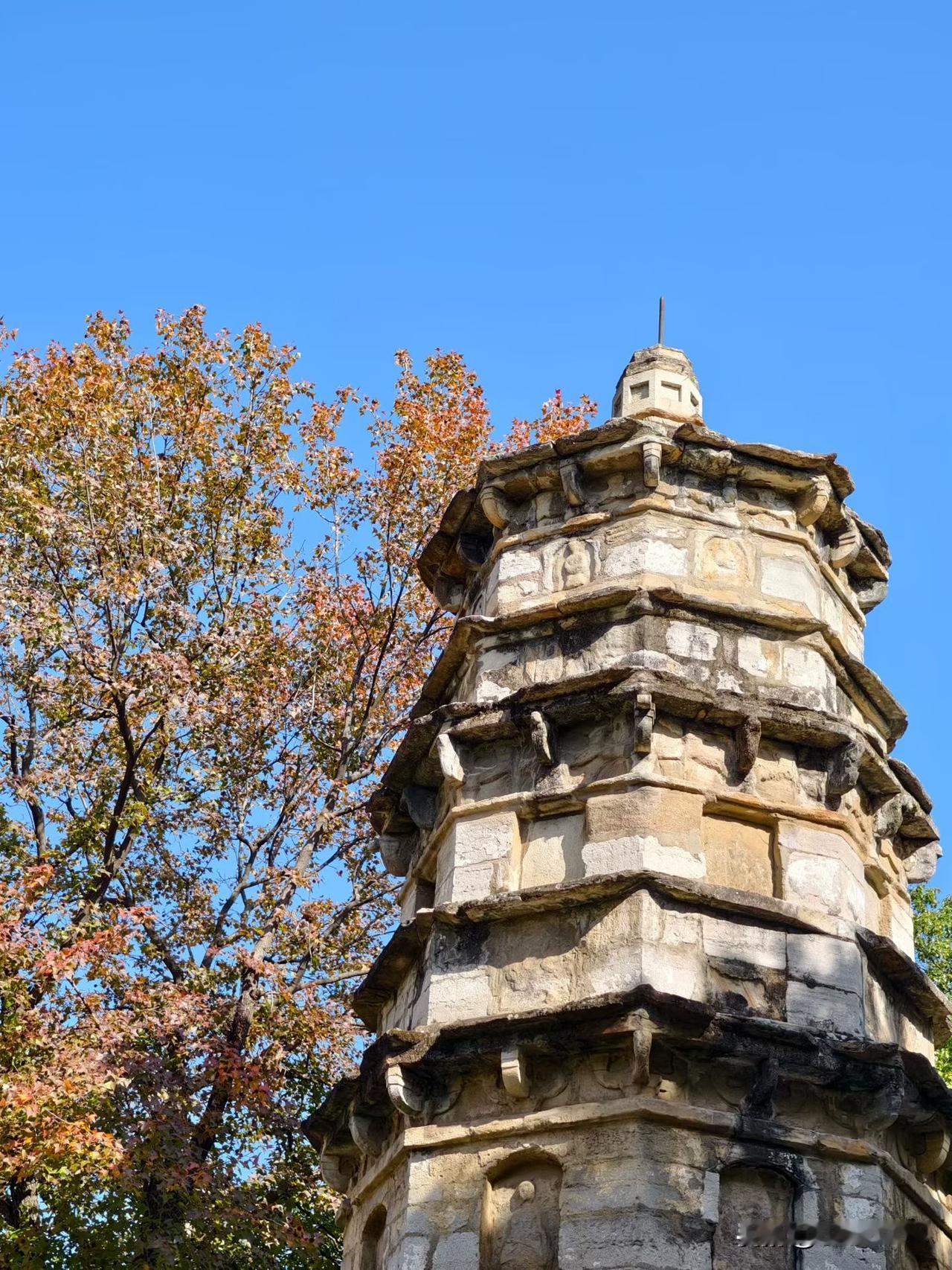 大风降温武汉地铁客流量昨日降至400万人次以下，为395万多[呲牙笑][呲牙笑][呲