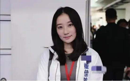 郑丽文率国民党14人代表团访陆，团队里最受关注的莫过于30岁的国际事务部