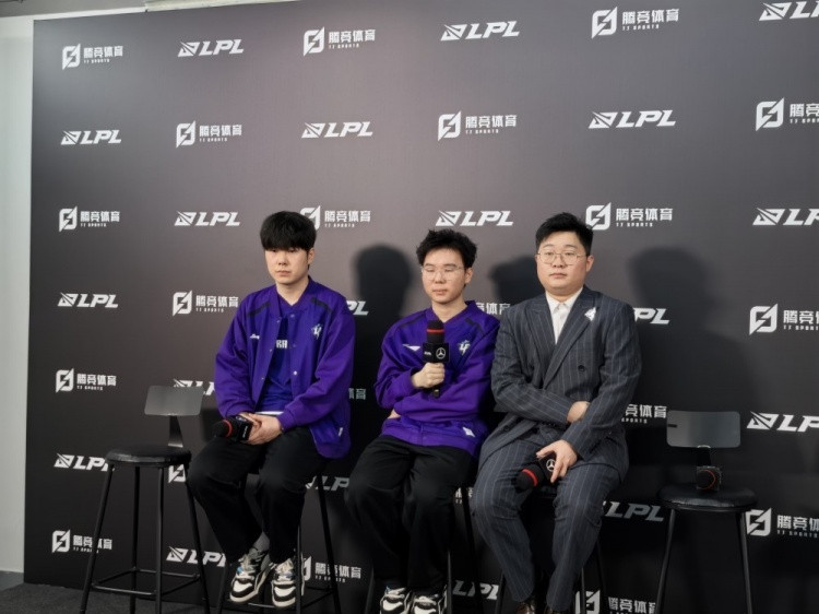 UP赛后群访 教练: 进了骑士之路能走多远就走多远 继续扩充英雄池