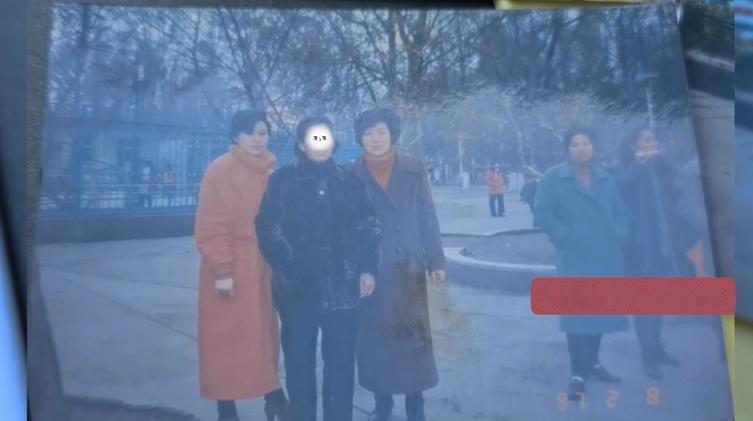 武汉谌家矶，三位姊妹在92岁老母亲离世后，遇上了证明“我妈是我妈”的难事。母亲去