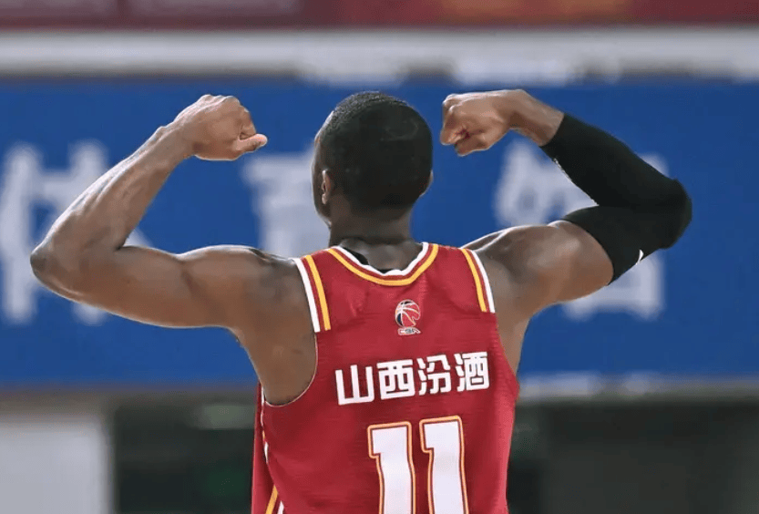 媒体人: 迪亚洛本赛季已累计7个T, 距离禁赛只差一步之遥