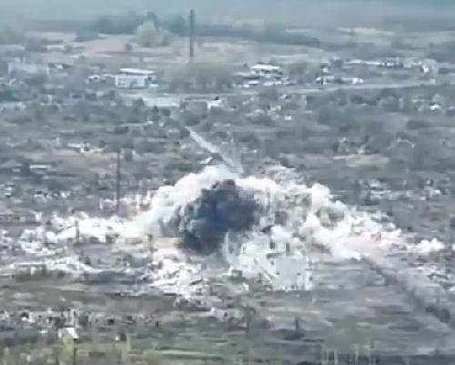 红军城遭到了俄军最为猛烈的攻击，俄军派遣100个进攻小组对乌军进行清缴，只要哪里