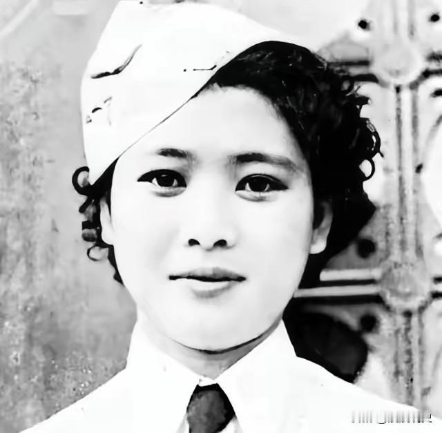 1938年一个深夜，国民党师长范绍增用枪顶着一个女人的头说：“马上离婚嫁给我！”