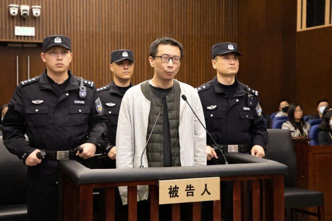 许垚没有选择一次性大剂量投毒，他选择了更隐蔽，更残忍的方式：慢性投毒。20