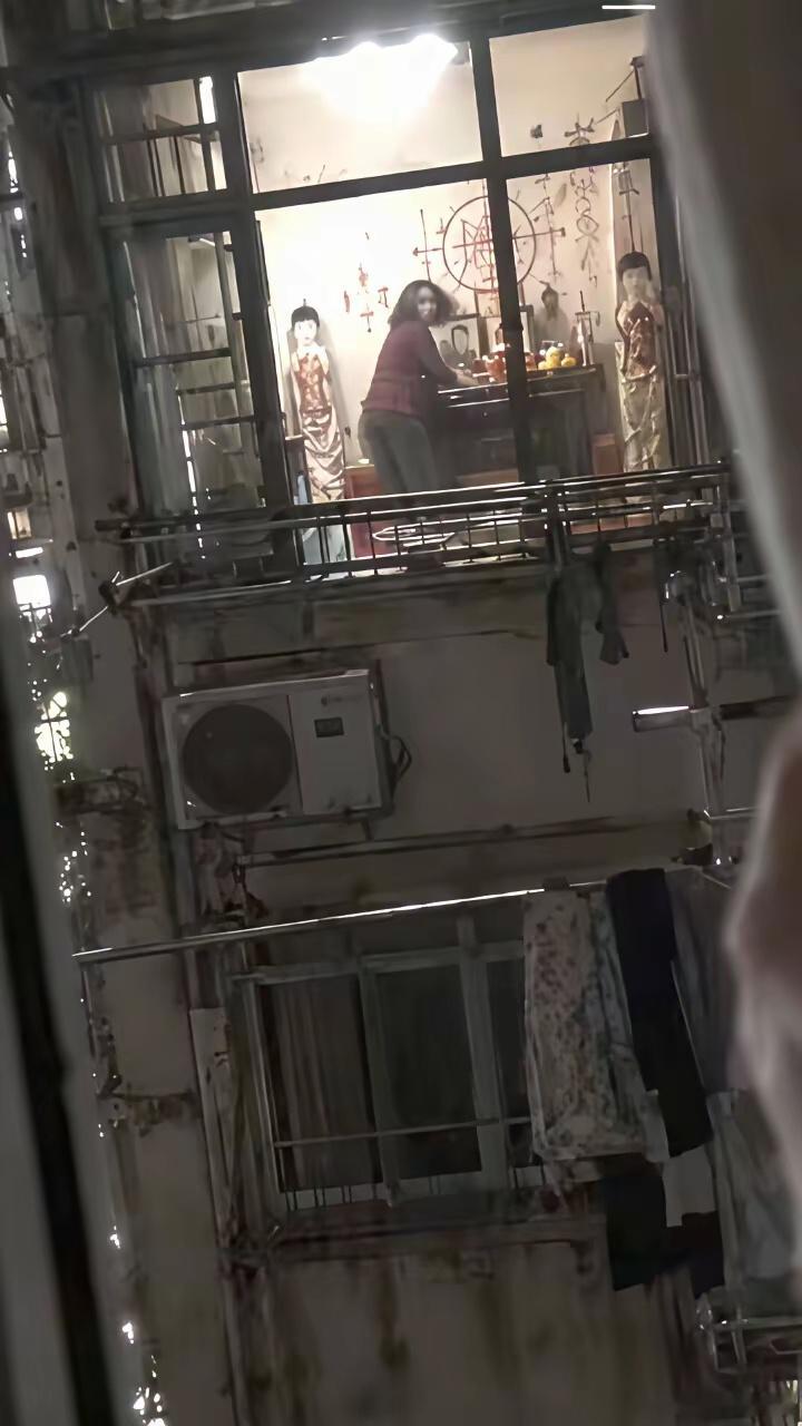 网友:首先我是唯物主义者其次我想搬家​​​