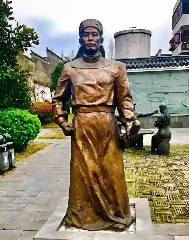 1862年6月4日，河南延津，一个26岁的年轻男人被凌迟处死。行刑整整持续了三天