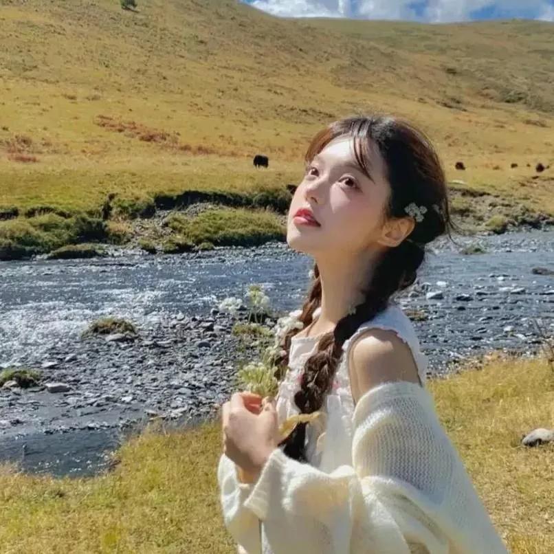 山野漫步，邂逅自然之美自然漫步时光自然游玩野趣漫步初秋户外游玩野趣漫步写