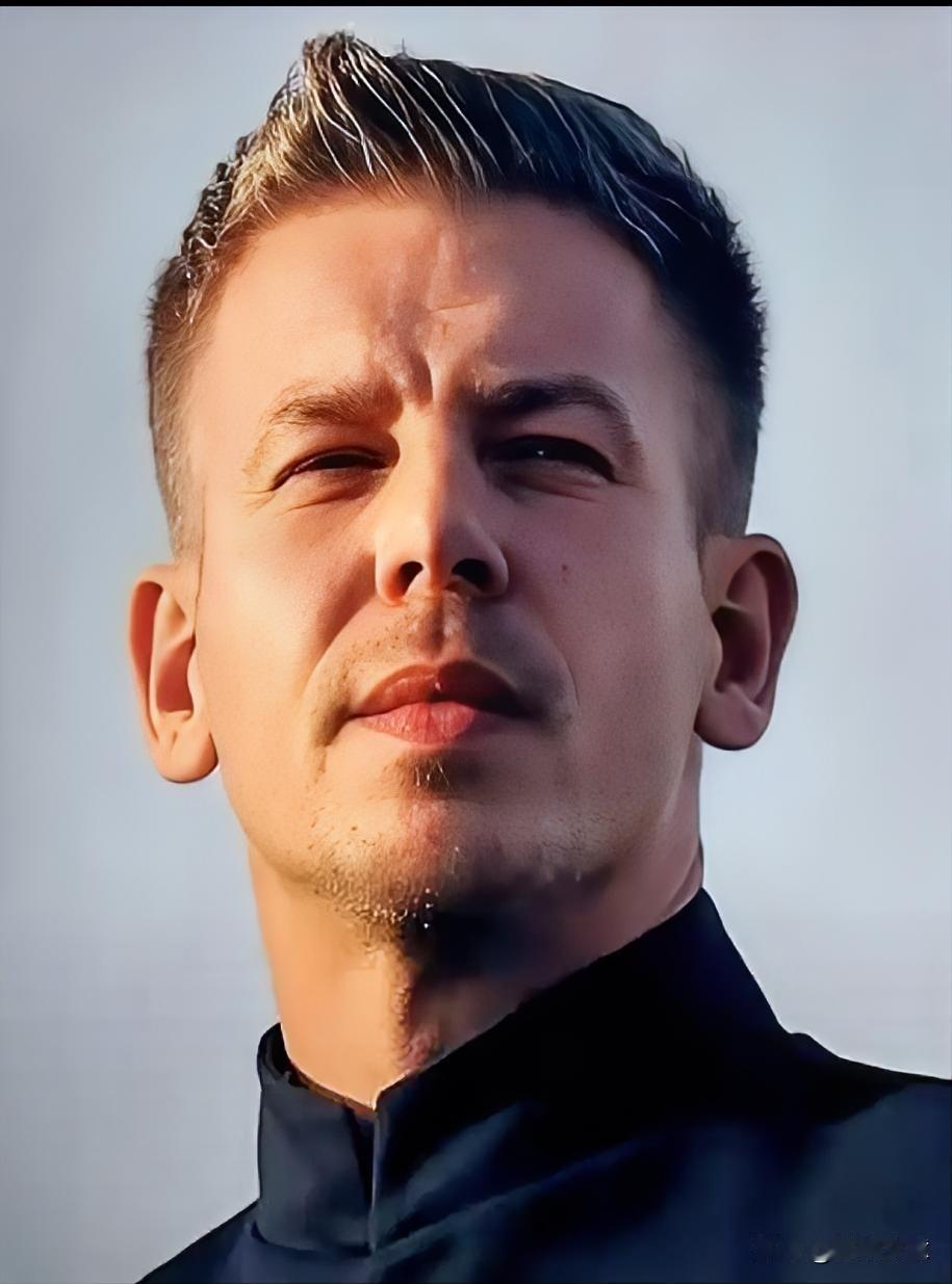 匈牙利彻底撕破脸了！5月22号，总理毛焦尔亲自下令：所有从乌克兰来的货车，只要