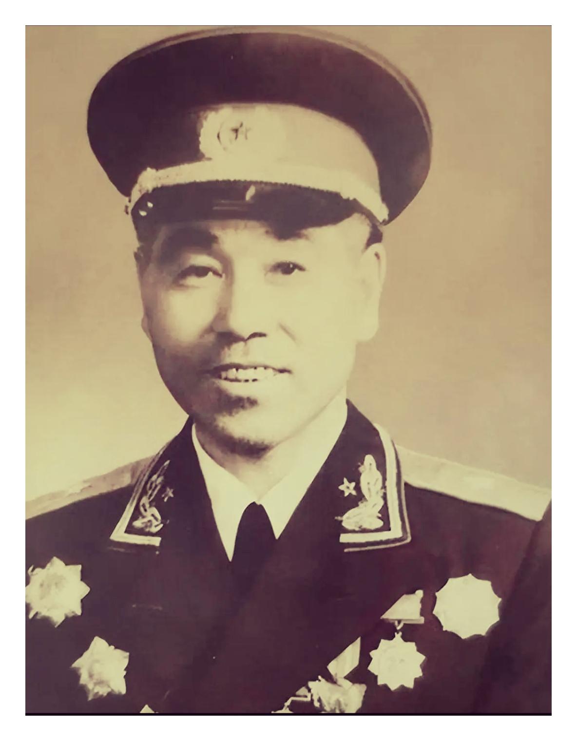 在苏联为中共及红军培养军事人才的“全能游击教官”是谁？1955年大授衔中，有