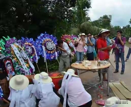 有网友发帖，用不了20年，农村办葬事的繁文缛节就会自动消失。以前在农村，如果有