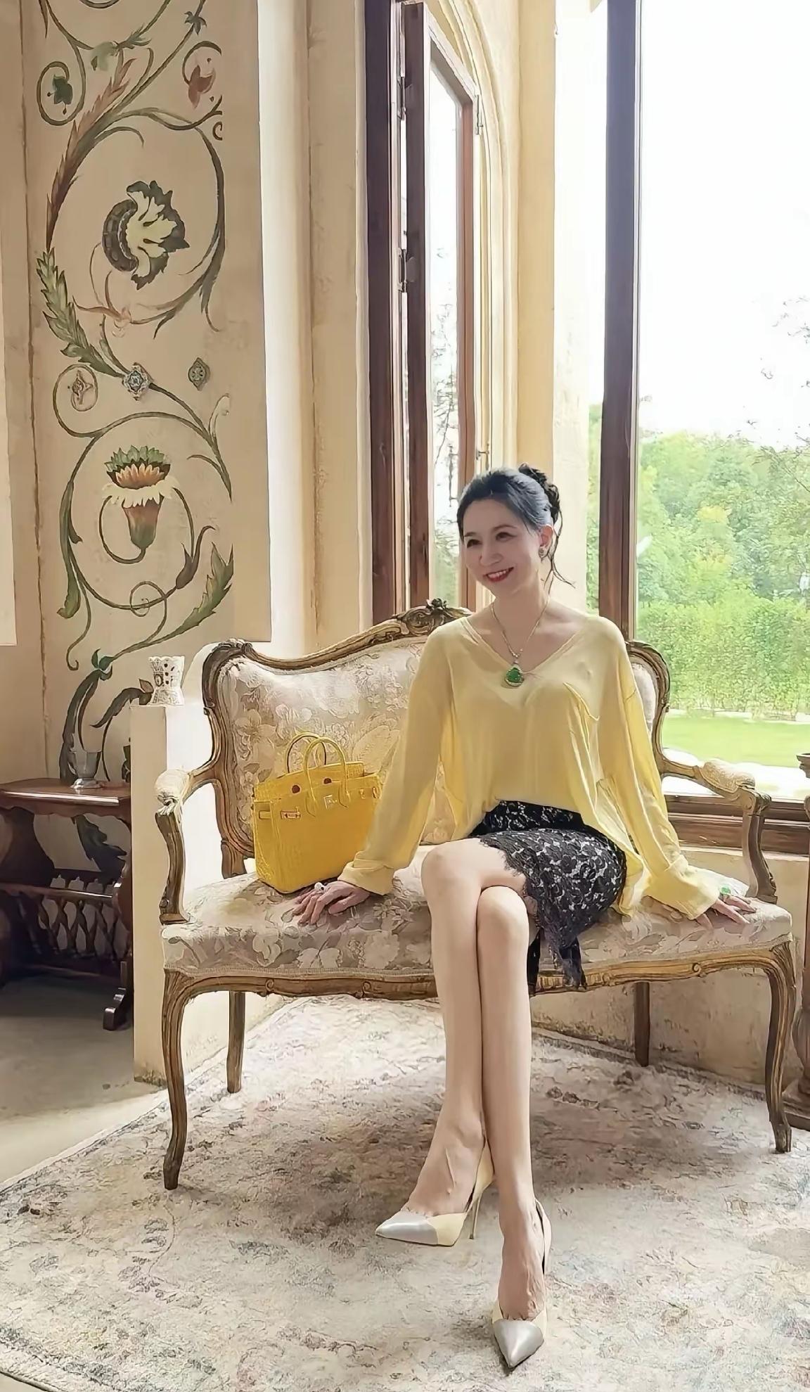 漂亮的少妇，气质绝佳！