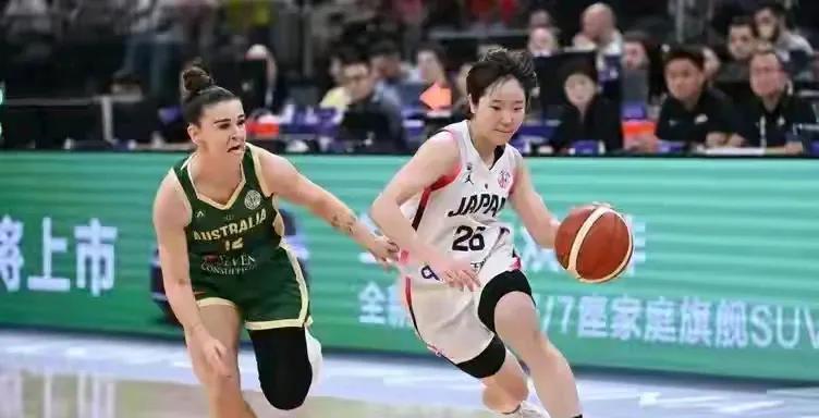 日本队24号这个叫田中心的，在对阵新西兰的比赛中得到17分、2个篮板、4次助攻