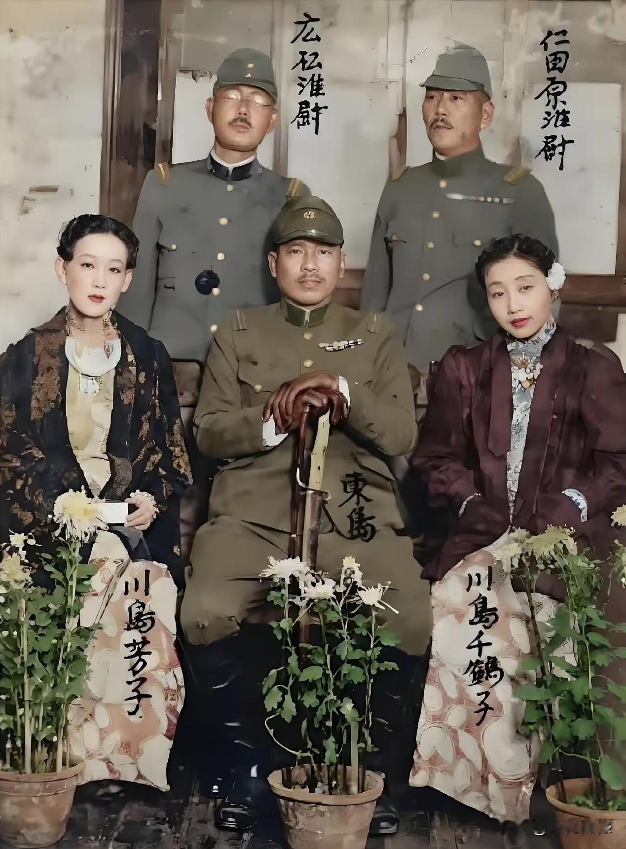 现在也不知道哪一张照片是真的，也不知道哪个人说的是正确的，也不知道哪一个是真人，
