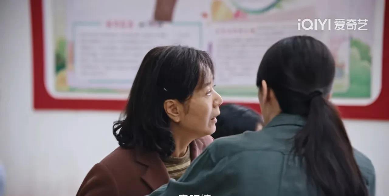 《利剑玫瑰》第19-20集预告：章阿姨确诊阿尔兹海默症，记忆又回到了然然小时候。