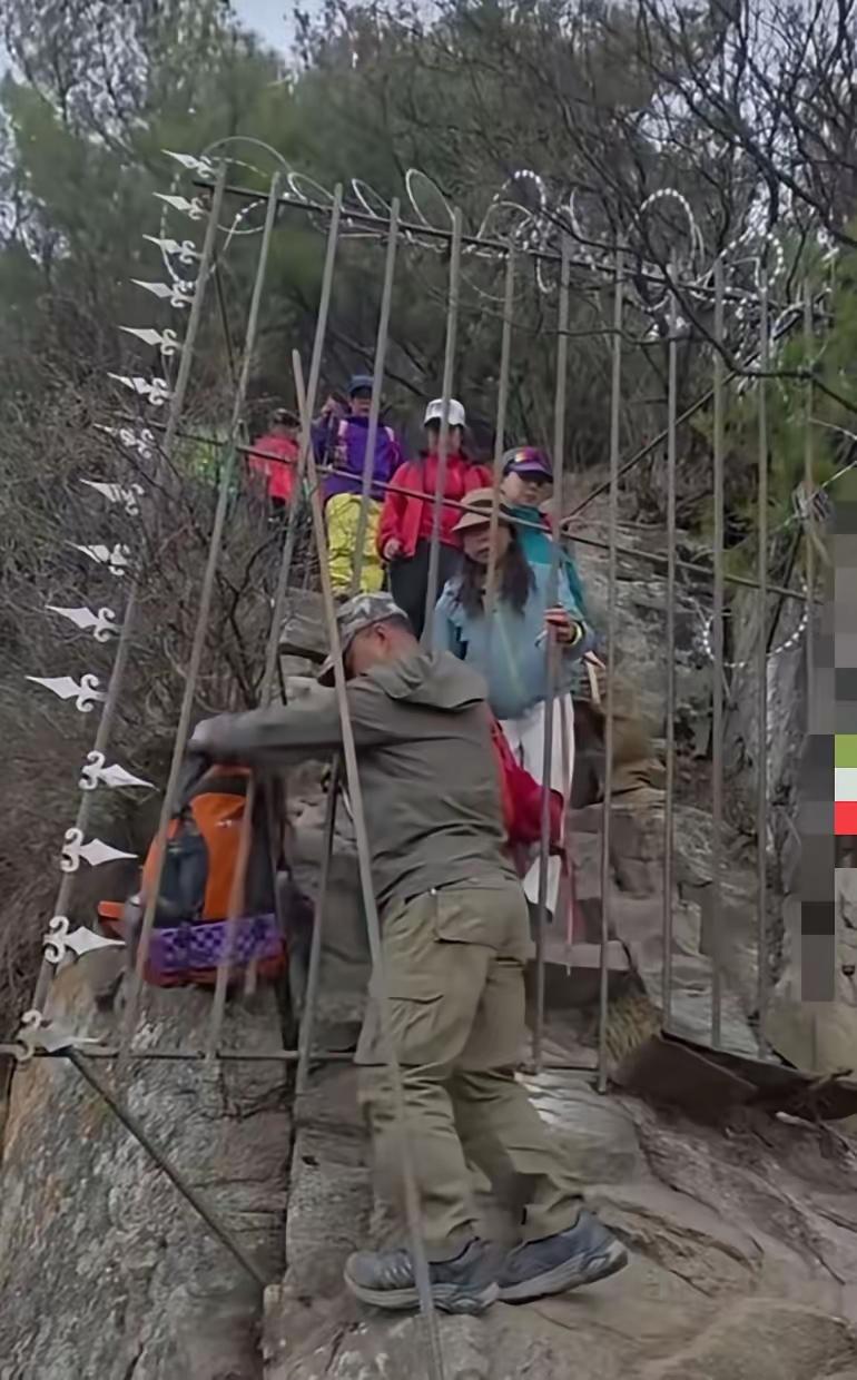 这些徒步的人，都封山了，还要进去，真是严防死守都堵不住他们作死的心？？到底是防