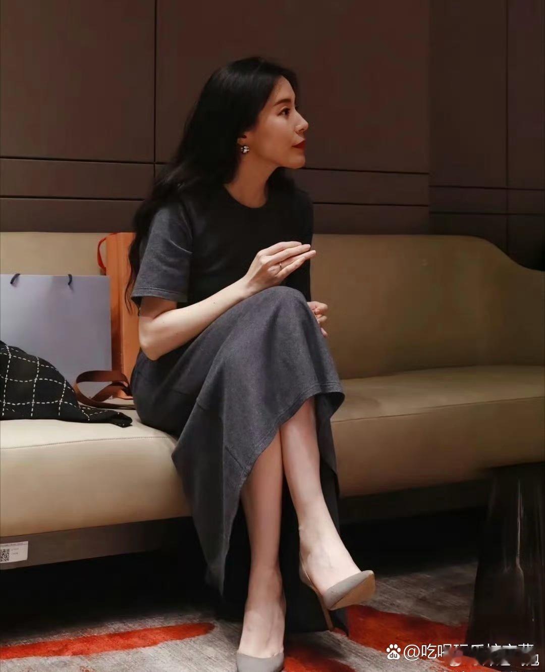 蔚来老板娘王屹芝颜值贼能打！李斌这眼光绝了，挑人厉害，造车也有一手。​