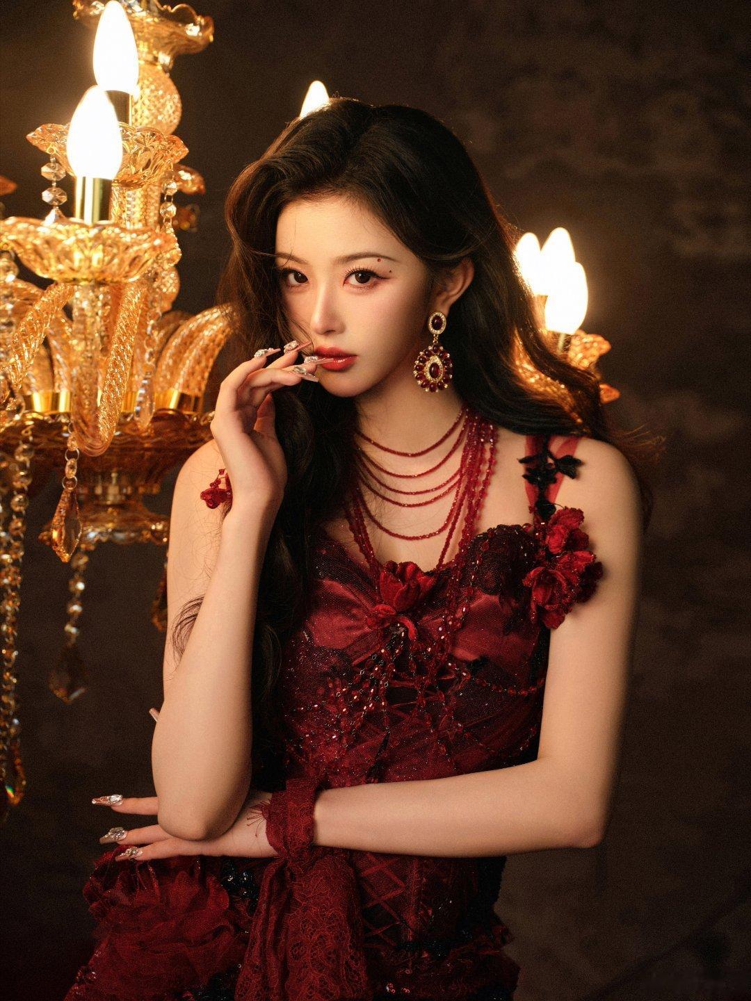 孔雪儿想演现偶孔雪儿回应高颅顶妆造直播里也太真诚啦✨不仅大方说想演现偶，还温柔解