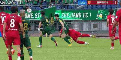 米特里策两次揪李镇全头发，红牌之余估计会追加处罚，对极度依赖米神的浙江是个很大打