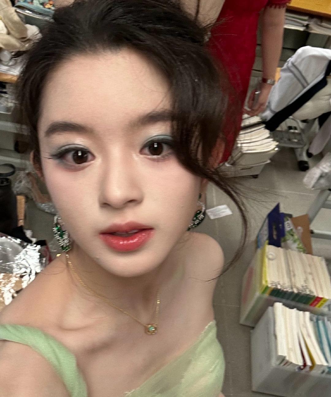 黄杨钿甜“天价”耳环事件终于水落石出，父亲杨伟得到应有的处罚！所谓的天价耳环做