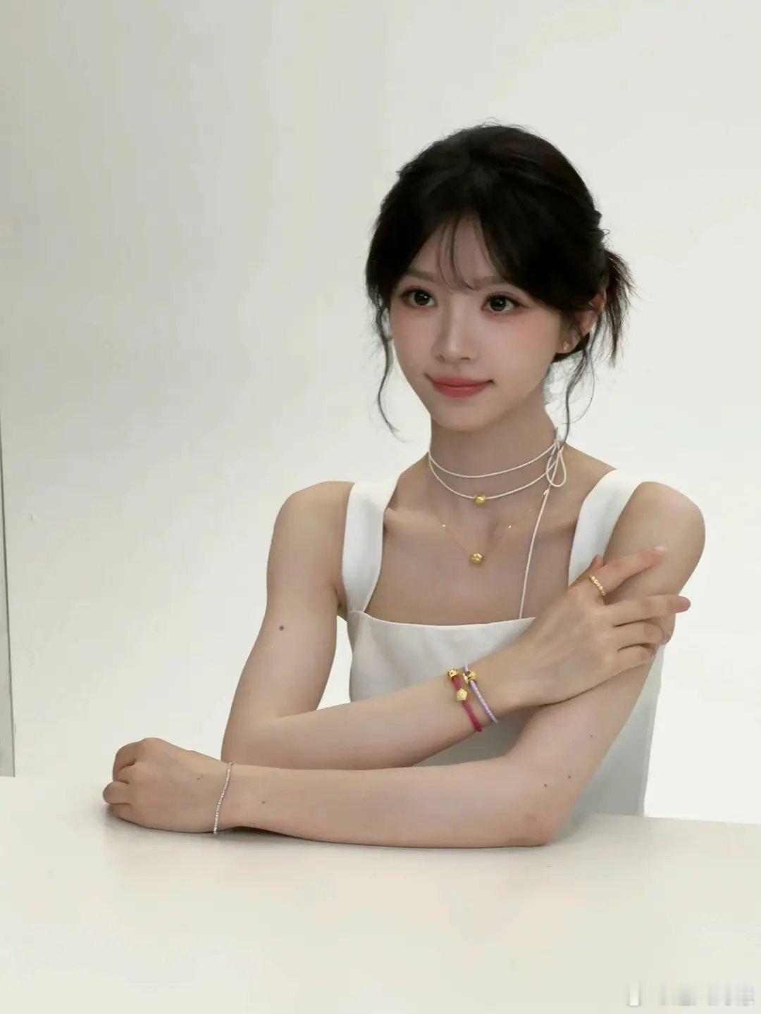 田曦薇好美好美，感觉发包可以再饱满点