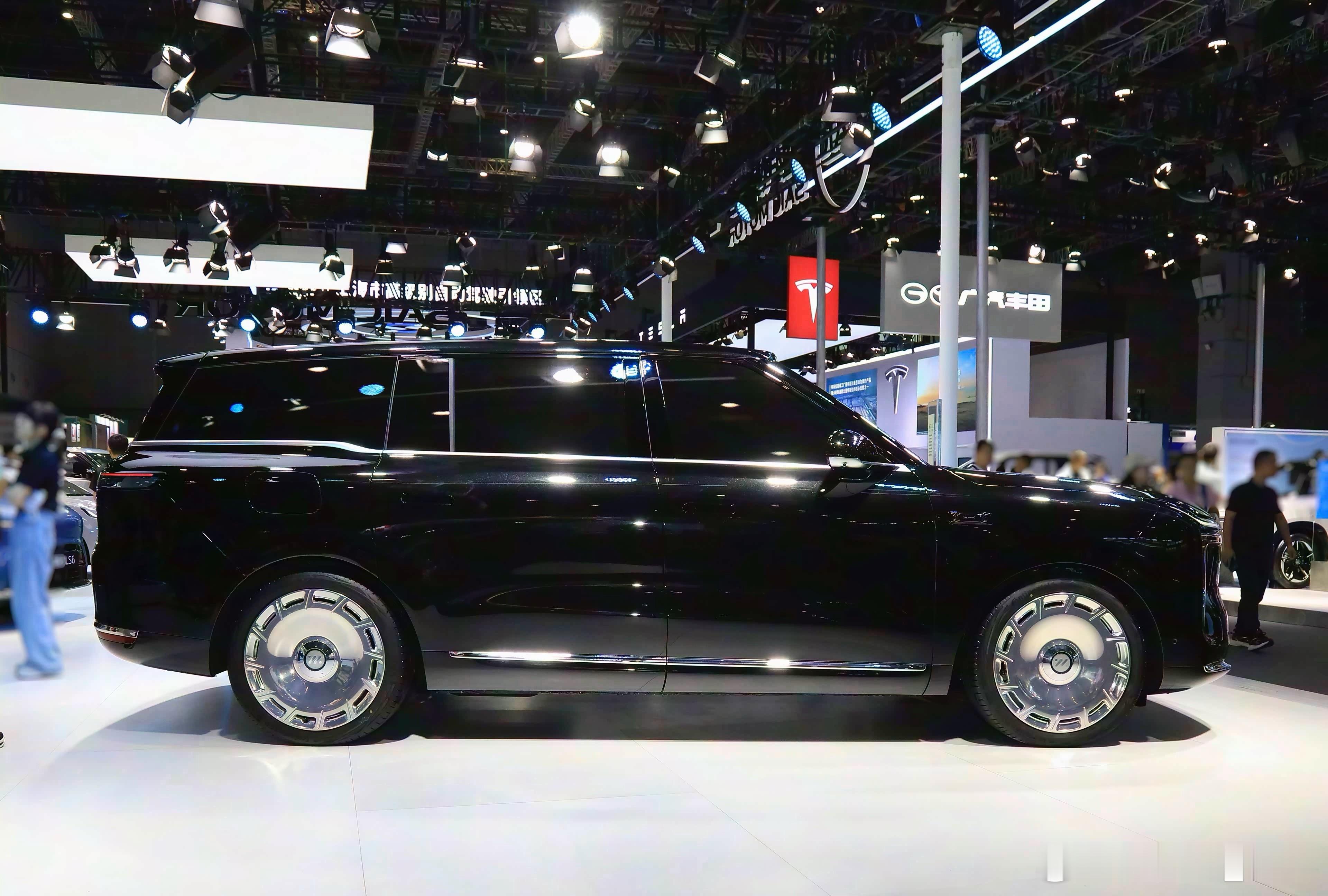 智己10月销售13159台，油箱大发真不是盖的。马上智己LS911月4日就要