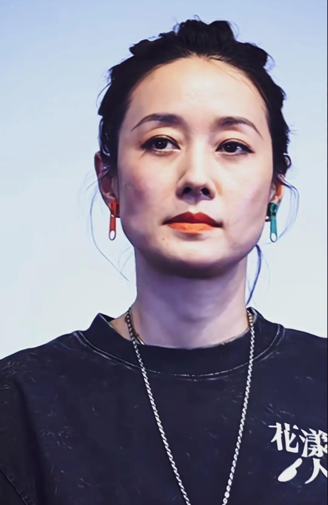 马伊琍怎么突然这么老了？挺让人感觉不可思议，面相寡淡，有点苦相，年龄大了胖点可能
