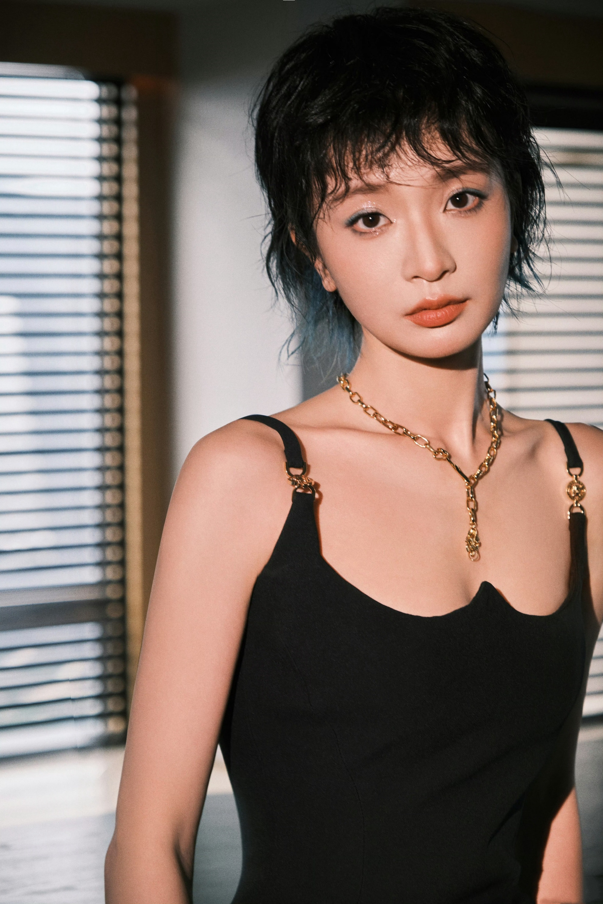 史策，黑色妆造型，别具一格的风情魅力