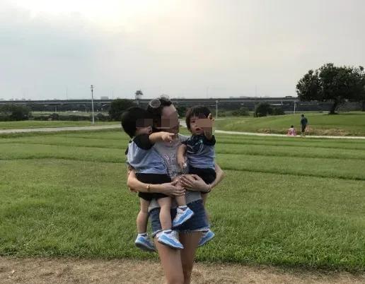 广西博白，男子与3个女子，生了6个子女，他突然离世，子女们和他们的母亲，开始了遗