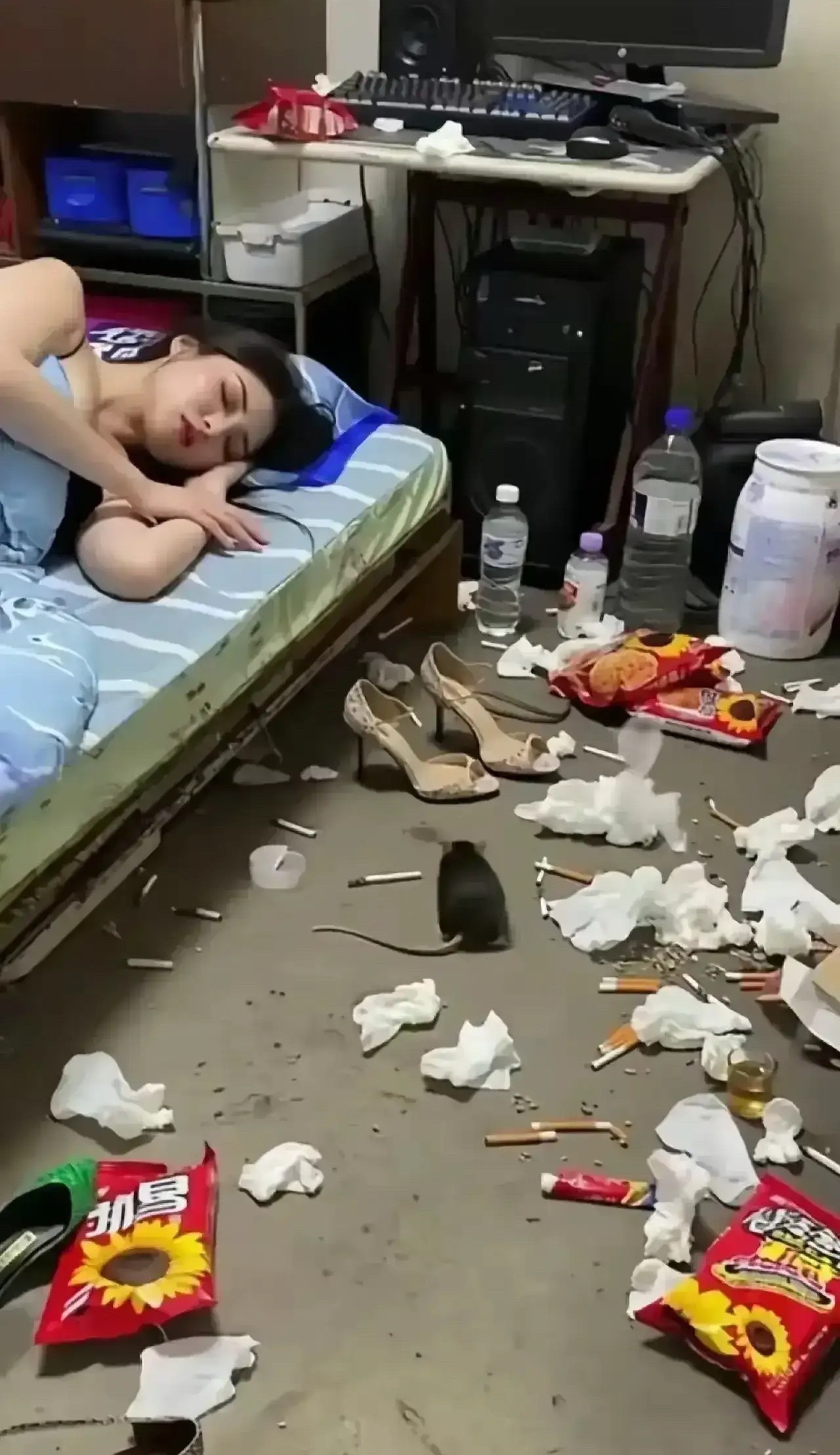 这俩姑娘你能说出她们一个优点，算你厉害。​​​