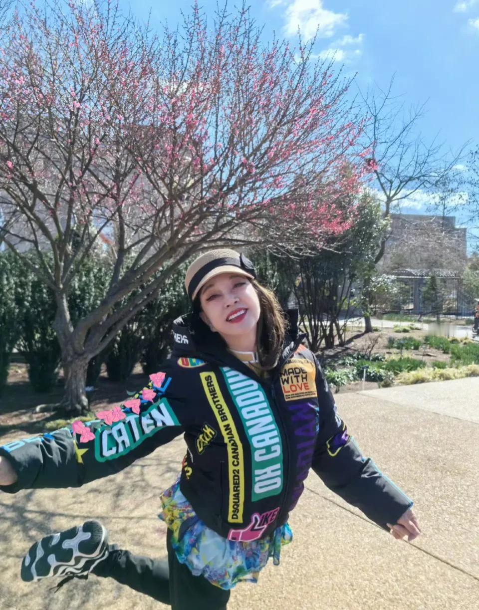 刘晓庆到底有多厉害？听听她夸人就知道她的说话艺术了，连向太都为之折服。刘晓庆