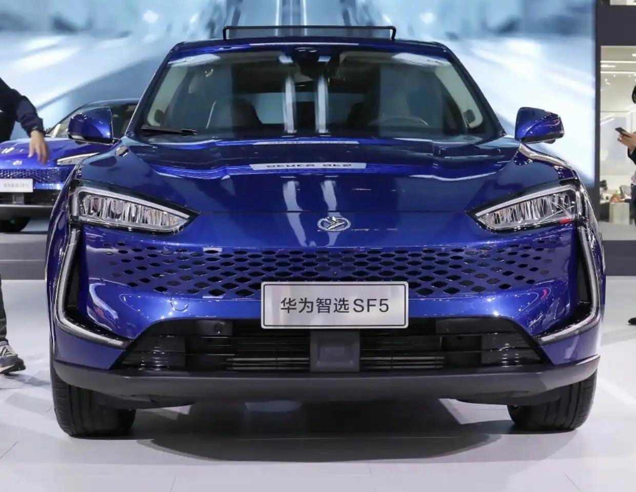 这款车我觉得很多人都不认识，或者没见过，这应该是最早的华为系，这个风格太明显了，