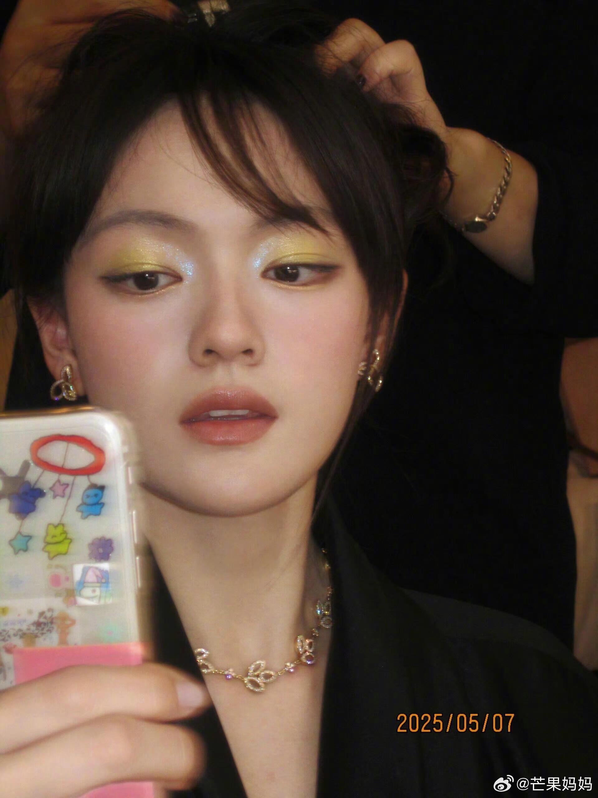 文淇，最适合彩色眼影的人出现了🙉​​​