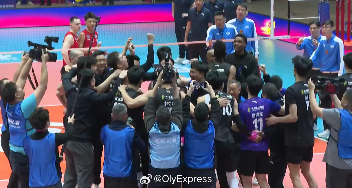 【排超男排联赛天津总比分2-1击败保定历史首次夺冠】排超联赛4月5日保定，排