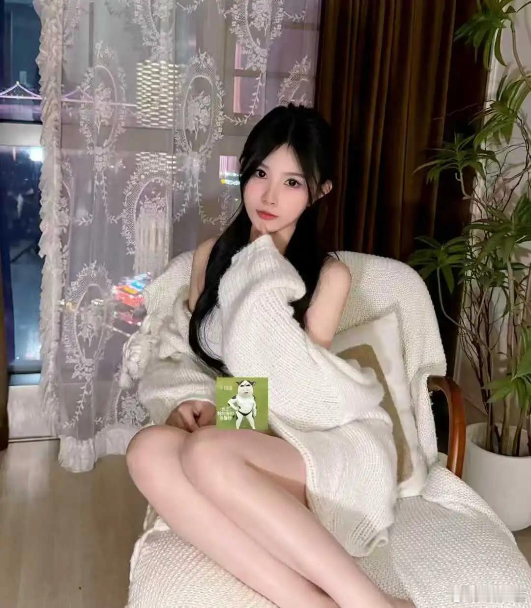 兄弟们，周五打DOTA啦？需要陪玩不！有大神有萌妹有御姐有职业选手！指间像素电竞