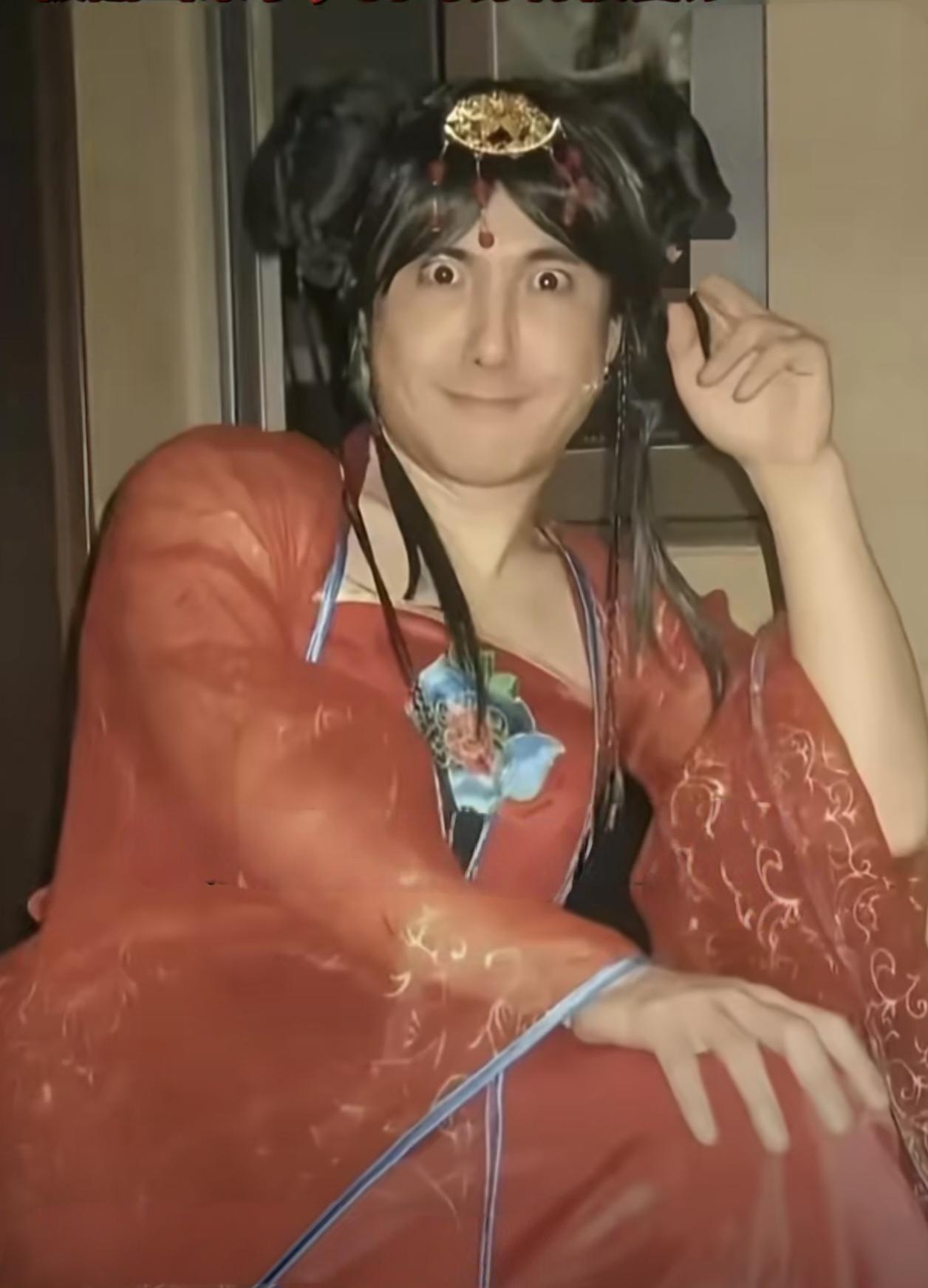 沈腾QQ空间被“盗”？QQ官方神回应，军艺校草的抽象黑历史笑翻全网近期沈腾