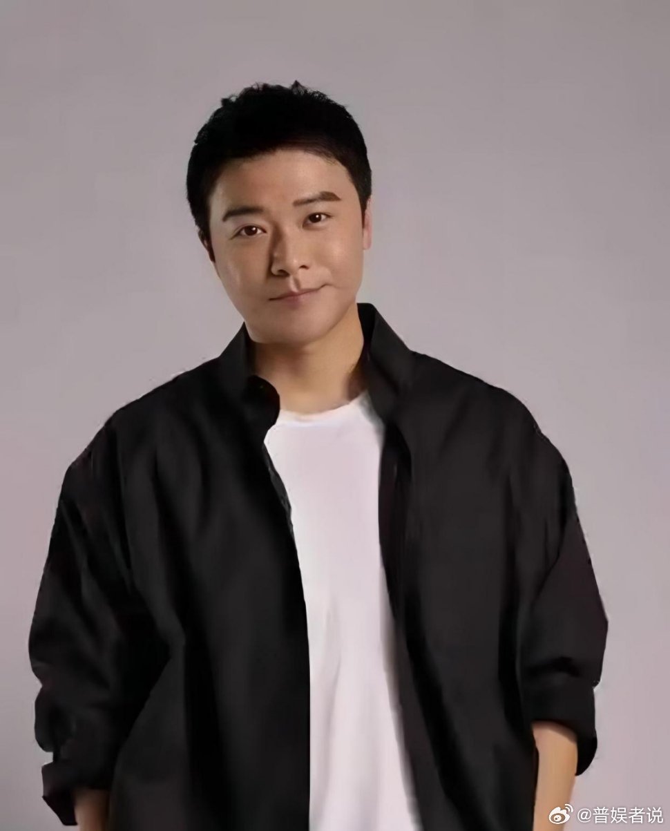 陈思诚连续13年给佟丽娅庆生，今年的称呼却让人惊掉下巴。往年要么腻歪喊“老婆”，