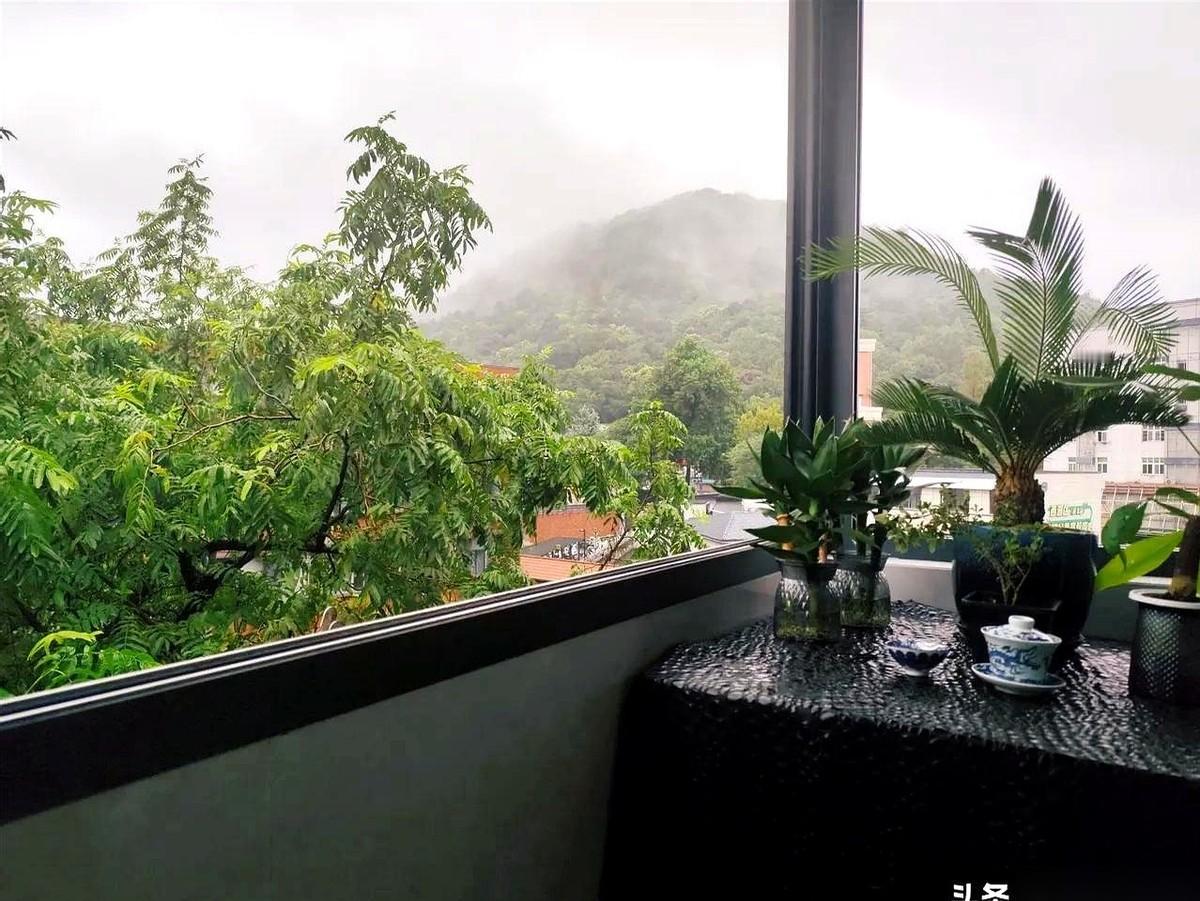 爹住院，要10万。一圈亲戚，不是说刚买了房，就是说孩子要交学费。我二话没说，