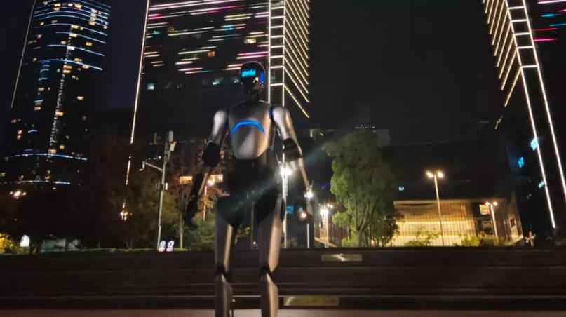 中国人形机器人连续行走3天，创吉尼斯世界纪录法新社上海消息，一台中国机器