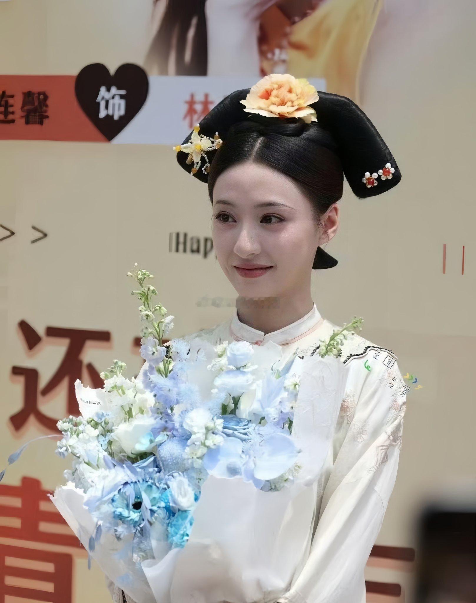 好歹也是准一线啊，居然沦落到接这么低端的短剧了……