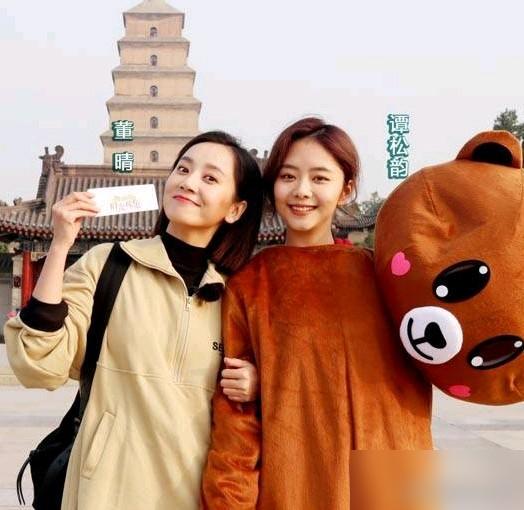 都说谭松韵红了之后，拉了闺蜜董晴一把，让她演了《我的山与海》。很多人一听，第一