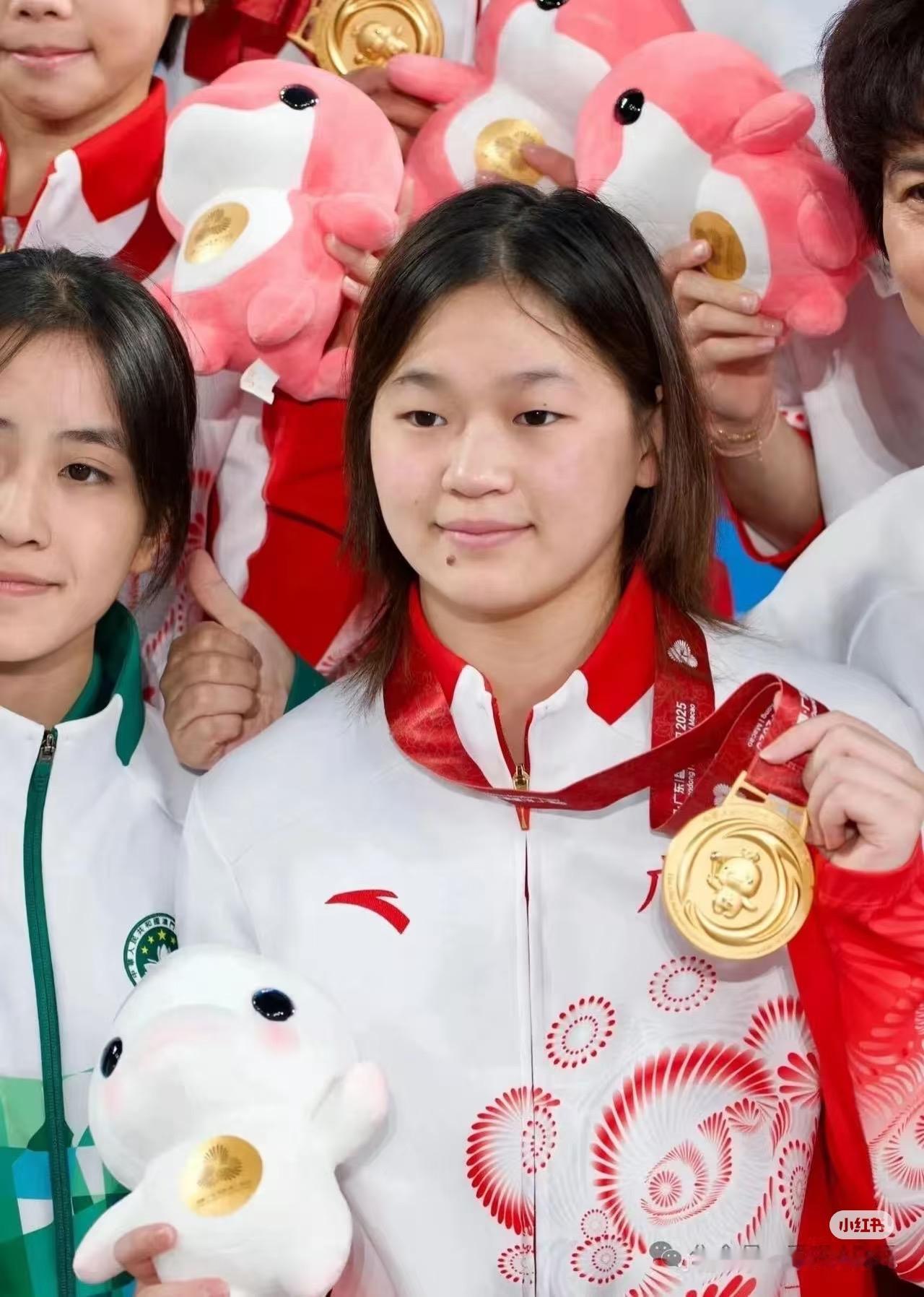 全红婵，这次全运会复出之后，半年没比赛了，她脚踝旧伤加腰伤，5月退赛，7月错过