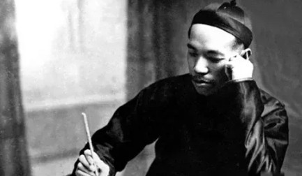 1900年，已婚10年的梁启超，爱上了20岁女秘书。为了和秘书在一起，他写信求妻