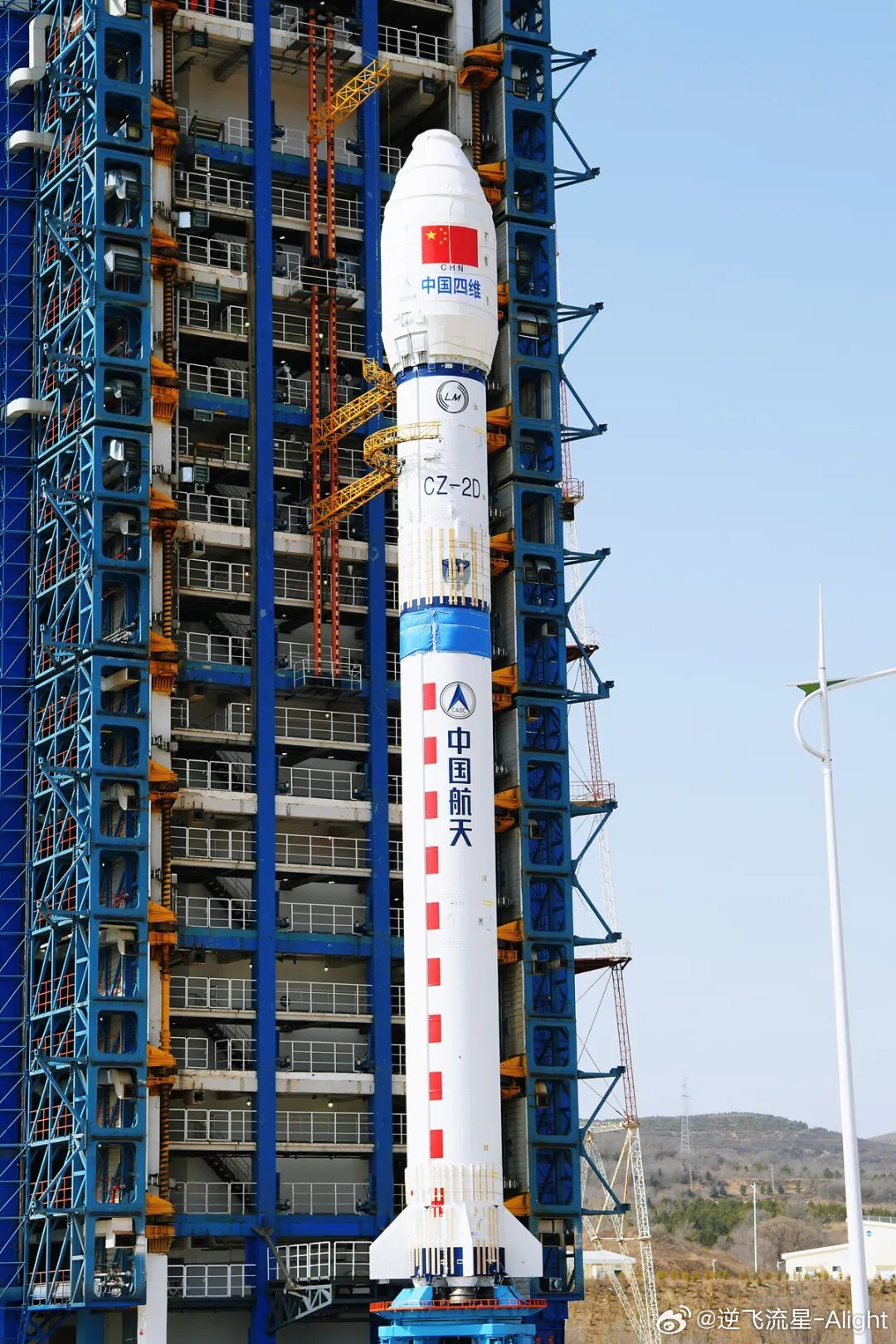 北京时间今天6时51分，长征二号丁运载火箭在太原卫星发射中心点火升空，将思维高景