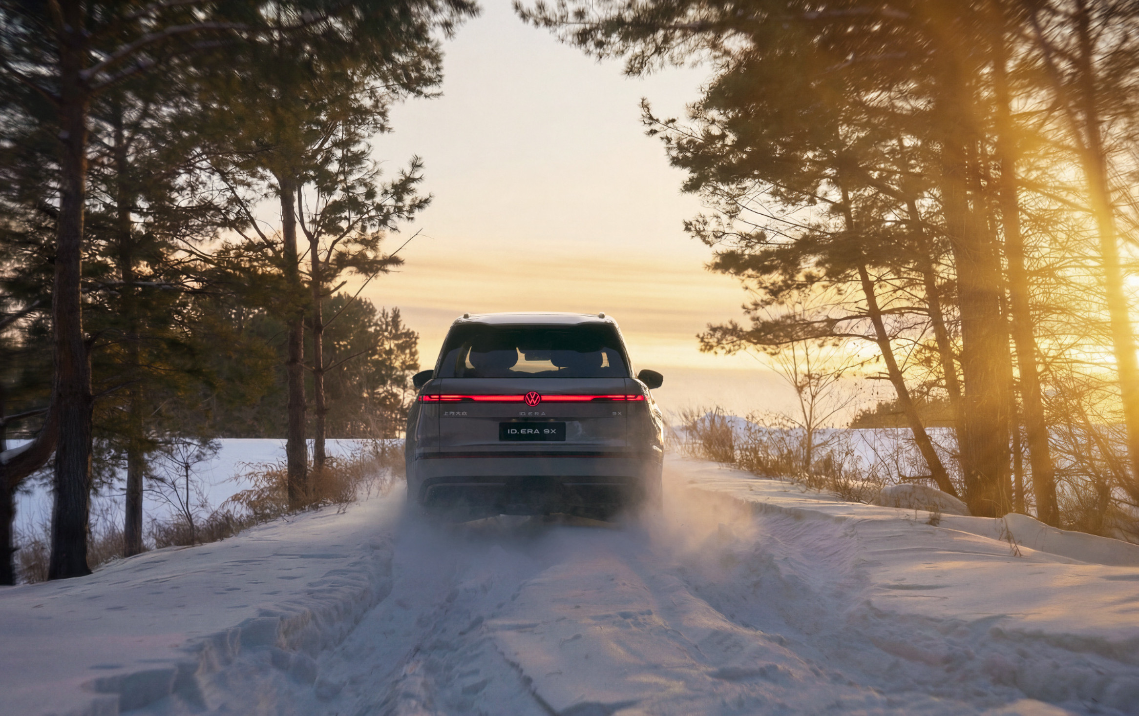 大家知道冬季开增程车最让人担心的是什么吗？动力缩水、冰雪路面刹不住，甚至亏电后噪