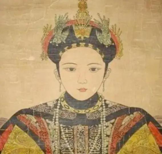 同治皇帝暴死后，皇后阿鲁特氏被慈禧软禁，一连几天没有吃的，她派人向父亲崇琦求救。