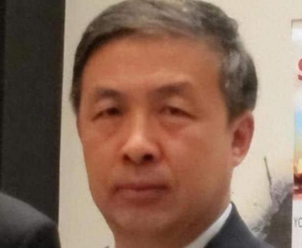 “晚一秒就万劫不复！中国该立刻向美国低头，交出发展权才能保命！”很多人现在再回头